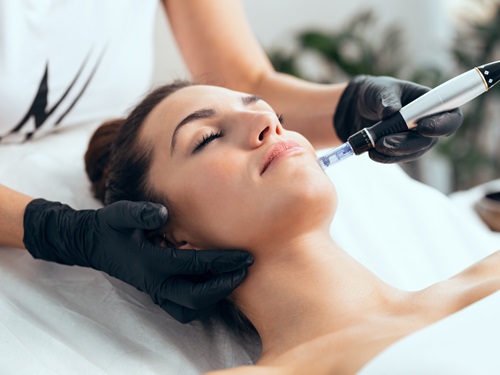 Mezoterapia igłowa – na co działa i dlaczego warto ją wybrać?